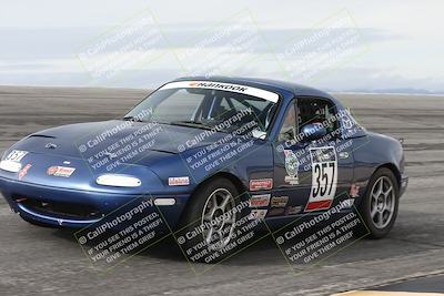 media/Jan-03-2026-SCCA SD (Sat) [[c9b9d14034]]/4-Novice Group/Session 1 Bowl/